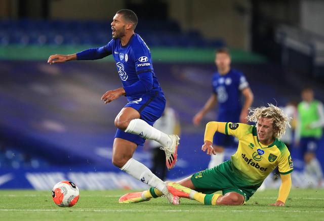 仅吸引了球 仅吸引了球